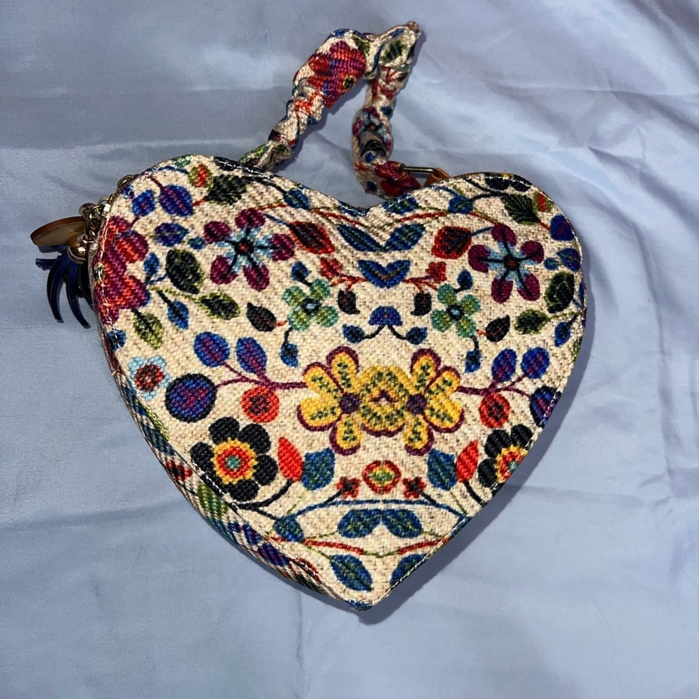 Vintage Floral Heart-Shaped Women's Bag